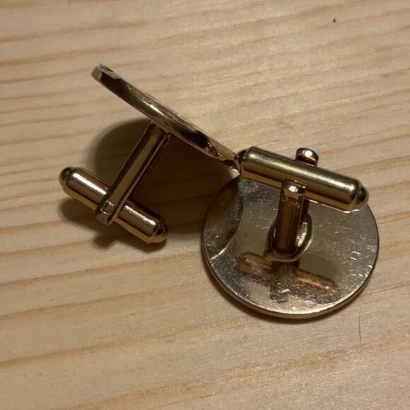 Gold Round Cufflinks With Lyre Engraving - Picture 2 of 3